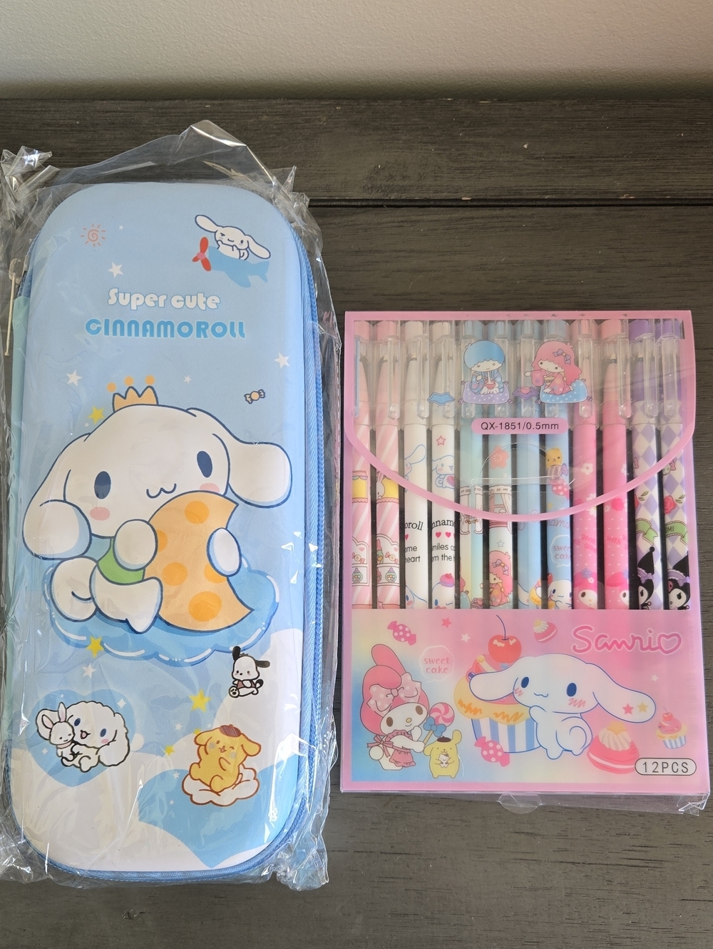 Sanrio Cinnamoroll Pastel Blue Pen Case with 12-Piece Pen Set